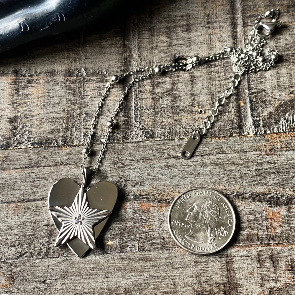 NEW Silver Heart & Star Pendant Necklace